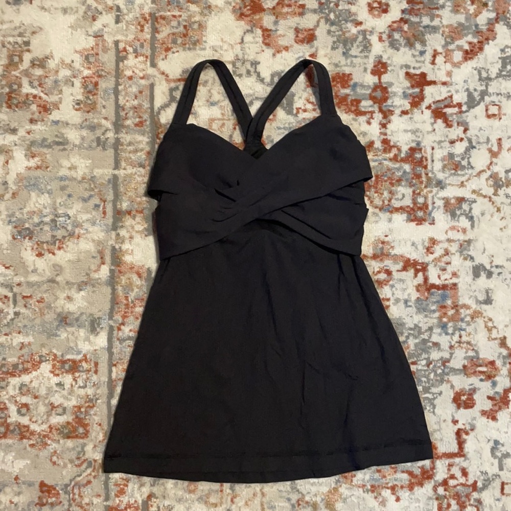 Lululemon black wrap it up tank size 6